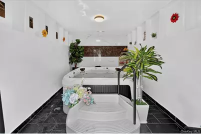 9513 85th Street, Ozone Park, NY 11416 - Photo 15