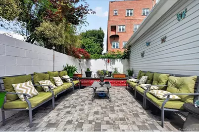 9513 85th Street, Ozone Park, NY 11416 - Photo 17