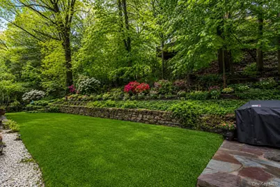 20 Dorchester Drive, Scarsdale, NY 10583 - Photo 13