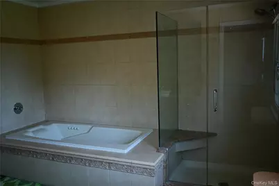 280 Park Avenue W, Westbury, NY 11590 - Photo 23