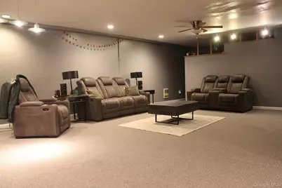 280 Park Avenue W, Westbury, NY 11590 - Photo 17