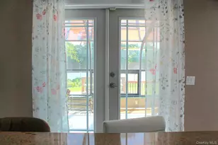 280 Park Ave W, Westbury, NY 11590 - Photo 15