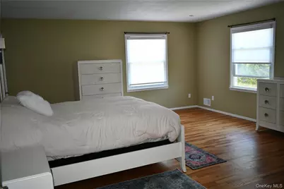 280 Park Avenue W, Westbury, NY 11590 - Photo 15