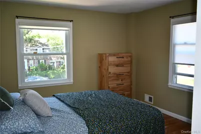 280 Park Avenue W, Westbury, NY 11590 - Photo 17