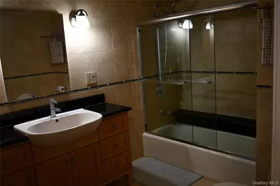 280 Park Avenue W, Westbury, NY 11590 - Photo 21