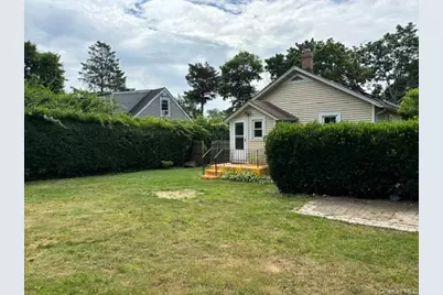 22 E 5th Street, Huntington Station, NY 11746 - Photo 19