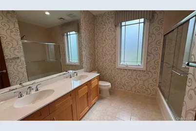 20 Kettlepond Road, Jericho, NY 11753 - Photo 17