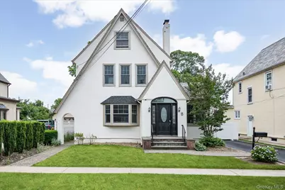 8 May Court, West Hempstead, NY 11552 - Photo 1