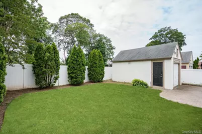 8 May Court, West Hempstead, NY 11552 - Photo 23