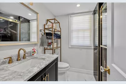 10 Magoun Road, West Islip, NY 11795 - Photo 19