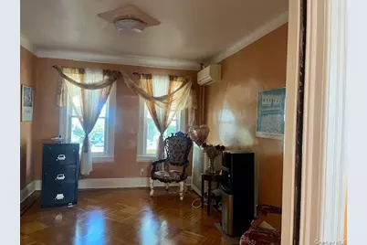 8424 109th Street, Richmond Hill, NY 11418 - Photo 9