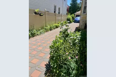 8424 109th Street, Richmond Hill, NY 11418 - Photo 5