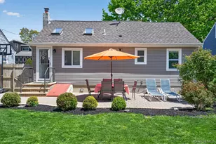 105 N Hamilton Ave, Lindenhurst, NY 11757 - Photo 19