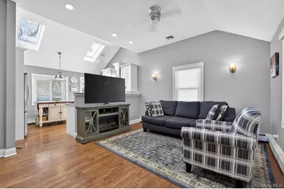 105 N Hamilton Avenue, Lindenhurst, NY 11757 - Photo 3