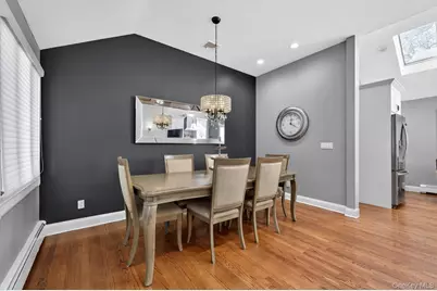 105 N Hamilton Avenue, Lindenhurst, NY 11757 - Photo 9