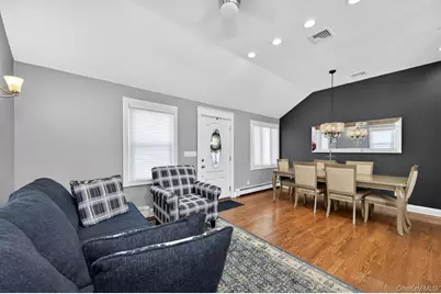 105 N Hamilton Avenue, Lindenhurst, NY 11757 - Photo 5