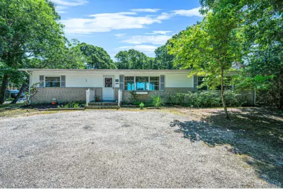 1520 Meday Avenue, Mattituck, NY 11952 - Photo 1