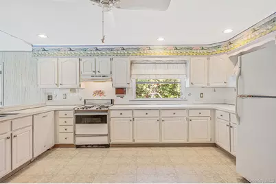 1520 Meday Avenue, Mattituck, NY 11952 - Photo 9