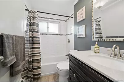 32 Carriage Lane, Levittown, NY 11756 - Photo 9