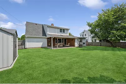 32 Carriage Lane, Levittown, NY 11756 - Photo 15