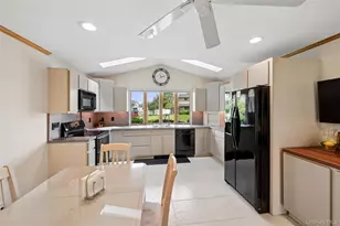 32 Carriage Ln, Levittown, NY 11756 - Photo 3
