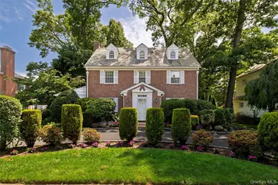 210 Demott Avenue, Rockville Centre, NY 11570 - Photo 1