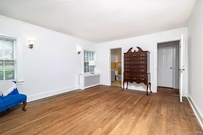 210 Demott Avenue, Rockville Centre, NY 11570 - Photo 13