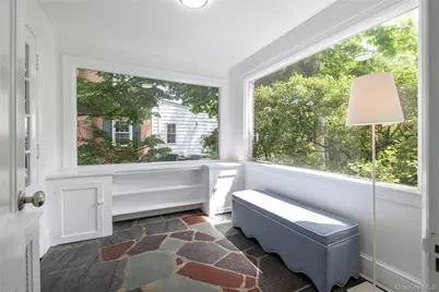 210 Demott Avenue, Rockville Centre, NY 11570 - Photo 9