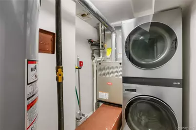 71-37 70 Street #A, Glendale, NY 11385 - Photo 11