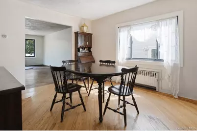 45 Kenmore Road, Valley Stream, NY 11581 - Photo 7