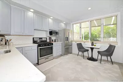 36 Barwick Street, Floral Park, NY 11001 - Photo 15