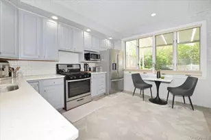 36 Barwick St, Floral Park, NY 11001 - Photo 15
