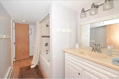 36 Barwick Street, Floral Park, NY 11001 - Photo 33