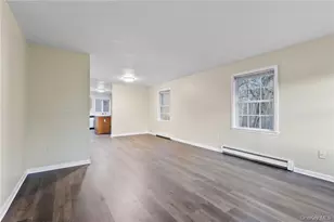 22 Lake Lodge Dr, Pleasant Valley, NY 12569 - Photo 9