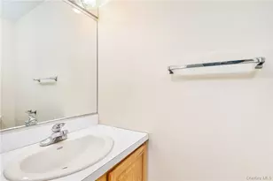 22 Lake Lodge Dr, Pleasant Valley, NY 12569 - Photo 7