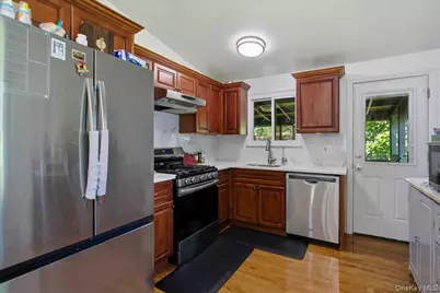 4 Medford Place, Nanuet, NY 10954 - Photo 5