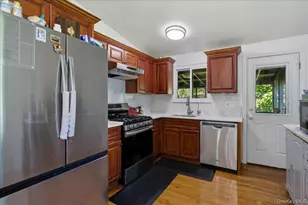4 Medford Pl, Nanuet, NY 10954 - Photo 5