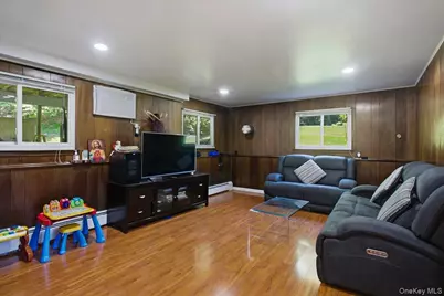 4 Medford Place, Nanuet, NY 10954 - Photo 19