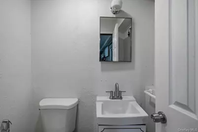 4 Medford Place, Nanuet, NY 10954 - Photo 17