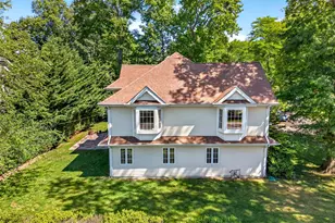 60 Plymouth Rd, Great Neck, NY 11023 - Photo 27