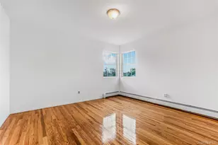 8 8th St, New Hyde Park, NY 11040 - Photo 15