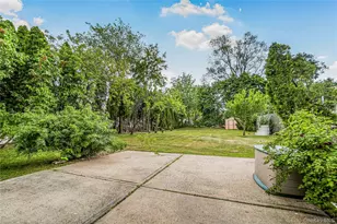 8 8th St, New Hyde Park, NY 11040 - Photo 21