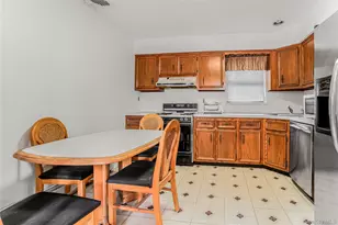 8 8th St, New Hyde Park, NY 11040 - Photo 13