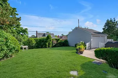 106 Campbell Street, New Hyde Park, NY 11040 - Photo 19