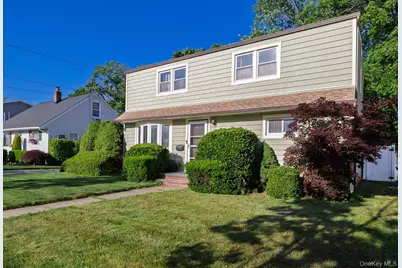 2545 Sycamore Avenue, Wantagh, NY 11793 - Photo 3