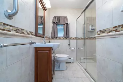 2545 Sycamore Avenue, Wantagh, NY 11793 - Photo 15