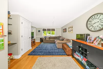 9 Wayne Place, Commack, NY 11725 - Photo 27