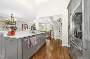 9 Wayne Pl, Commack, NY 11725 - Photo 15