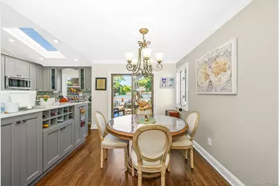9 Wayne Place, Commack, NY 11725 - Photo 11