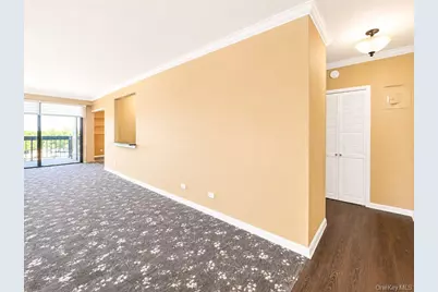 27110 Grand Central Parkway #7K, Floral Park, NY 11005 - Photo 5